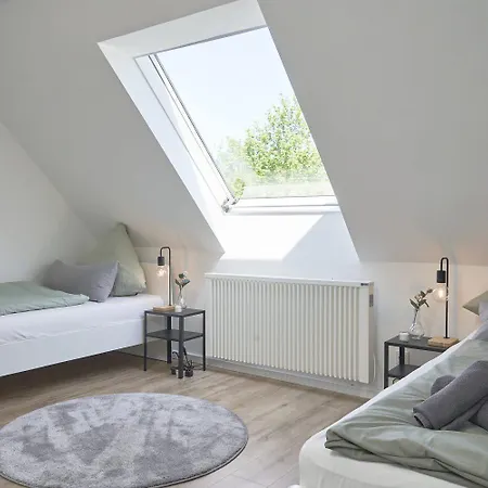 Spacious In Apartment *